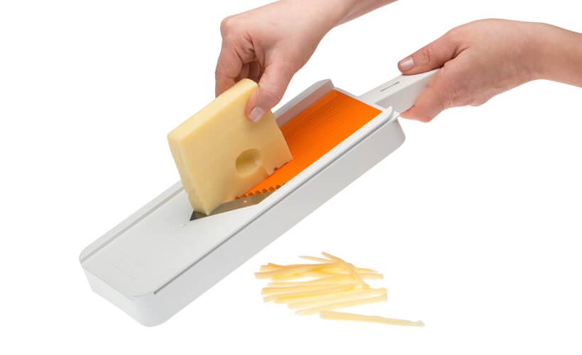 rezanje sira na trakove z rezalnikom V oblike Status
